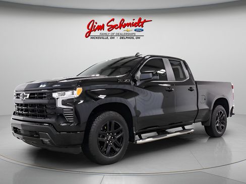 Used 2023 Chevrolet Silverado 1500 RST w/ Z71 Off-Road Package AWD/4WD image 3