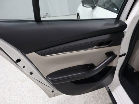 Used 2025 MAZDA MAZDA3 s image 17