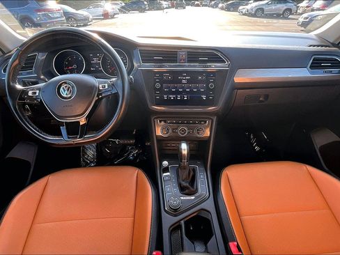 Used 2018 Volkswagen Tiguan SE w/ 3rd Row Seat Package AWD/4WD image 14