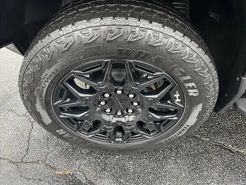 Used 2025 GMC Hummer EV 2X AWD/4WD image 38