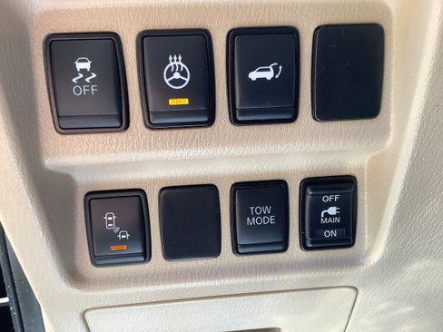 Used 2019 Nissan Pathfinder SL AWD/4WD image 24
