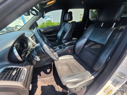 Used 2017 Jeep Grand Cherokee Altitude AWD/4WD image 13