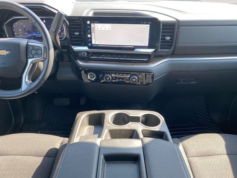 Used 2022 Chevrolet Silverado 1500 LT AWD/4WD image 12