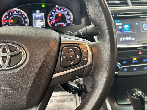 Used 2017 Toyota Camry SE FWD image 15