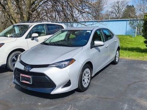 Used 2018 Toyota Corolla LE w/ Carpet Mat Package (TMS) image 8