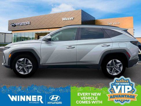 New 2025 Hyundai Tucson SEL image 3