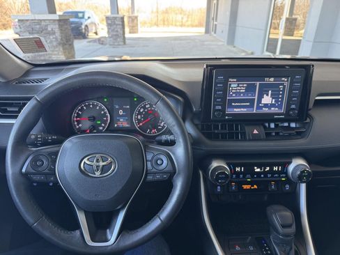 Used 2021 Toyota RAV4 XLE w/ Convenience Package image 17
