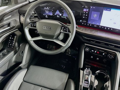 New 2025 Audi Q5 Premium Plus image 6