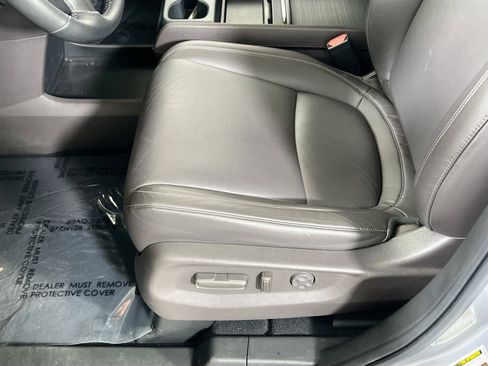 Used 2023 Honda Odyssey EX-L image 18