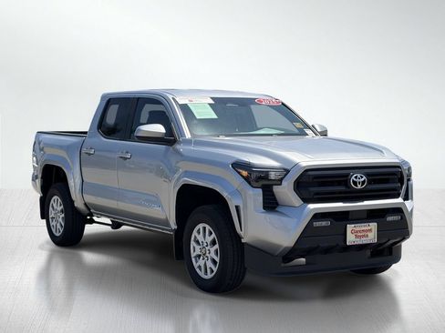 Certified 2025 Toyota Tacoma SR5 AWD/4WD image 12