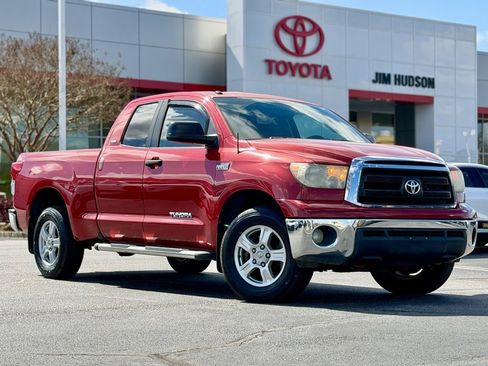 Used 2011 Toyota Tundra 4x4 Double Cab w/ SR5 Pkg image 2