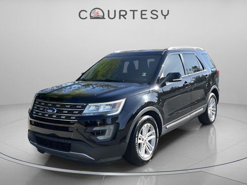 Used 2017 Ford Explorer XLT w/ Equipment Group 201A image 1