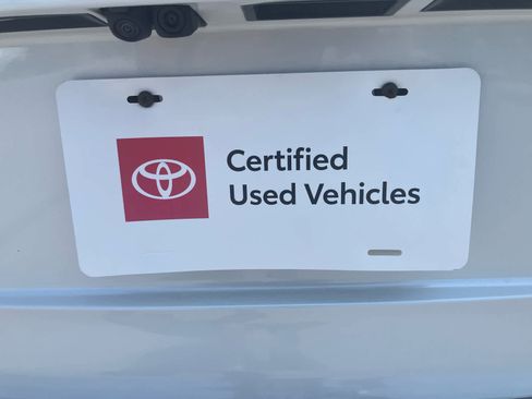 Certified 2026 Toyota Highlander Platinum AWD/4WD image 2