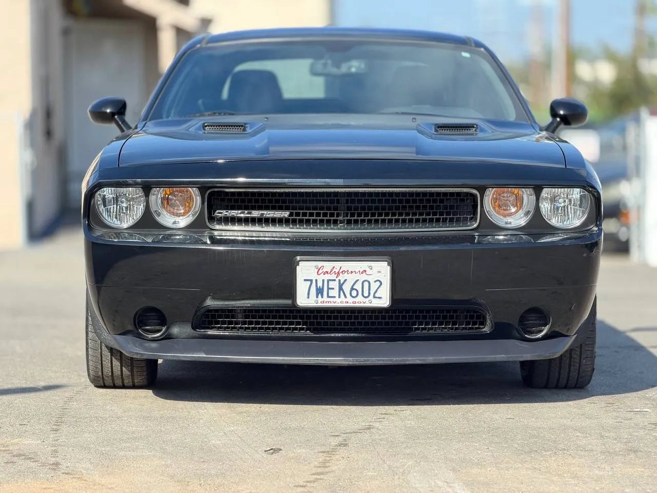 Used 2013 Dodge Challenger SXT RWD image 2