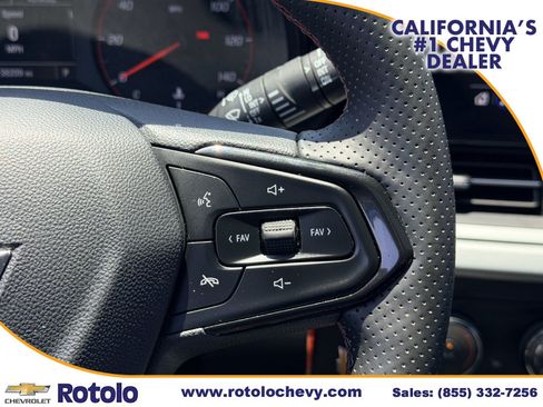 Used 2024 Chevrolet Trax RS w/ Sunroof Package FWD image 22