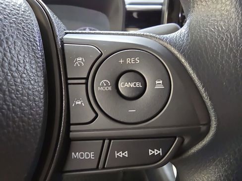 Used 2025 Toyota Corolla LE image 18