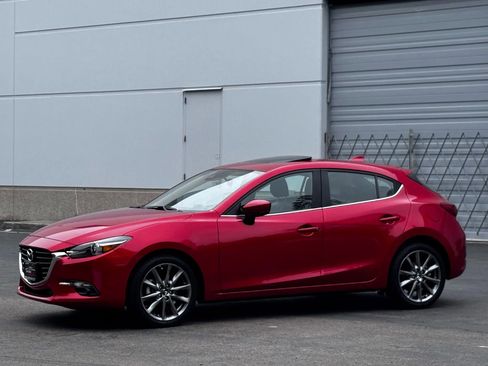 Used 2018 MAZDA MAZDA3 Grand Touring image 6