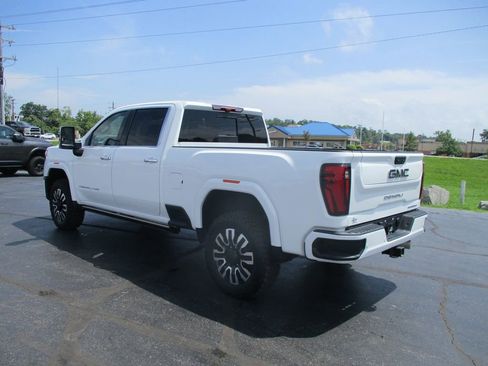 Used 2025 GMC Sierra 3500 Denali Ultimate AWD/4WD image 11
