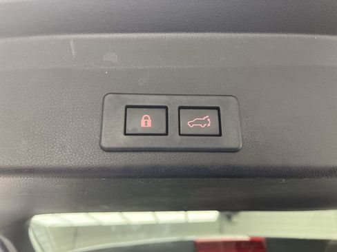 Used 2023 Subaru Ascent Premium w/ Convenience Package image 28