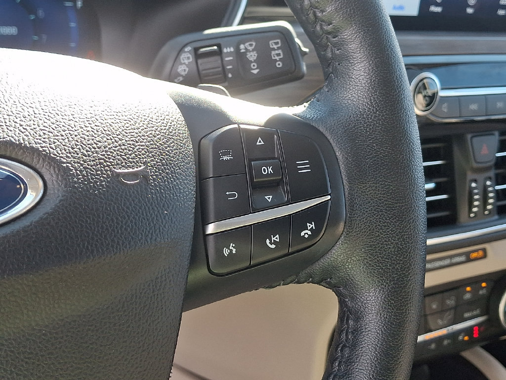 Used 2020 Ford Escape Titanium AWD/4WD image 22