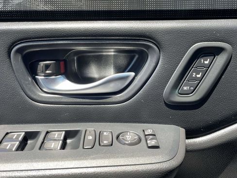 Used 2025 Honda Pilot Black Edition image 27