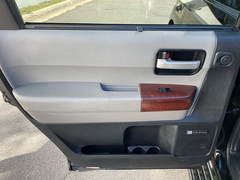 Used 2011 Toyota Sequoia Platinum image 16