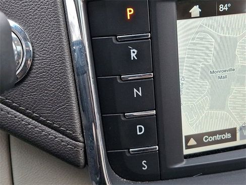 Used 2018 Lincoln Continental Select w/ Continental Climate Package image 15