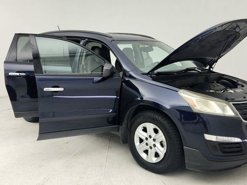 Used 2015 Chevrolet Traverse LS FWD image 11