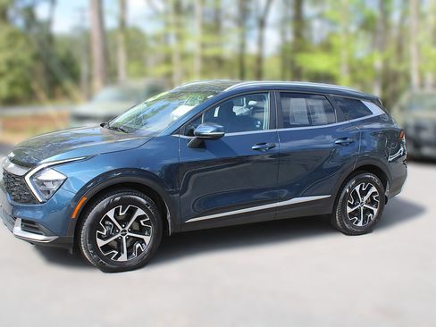 Certified 2023 Kia Sportage EX image 4