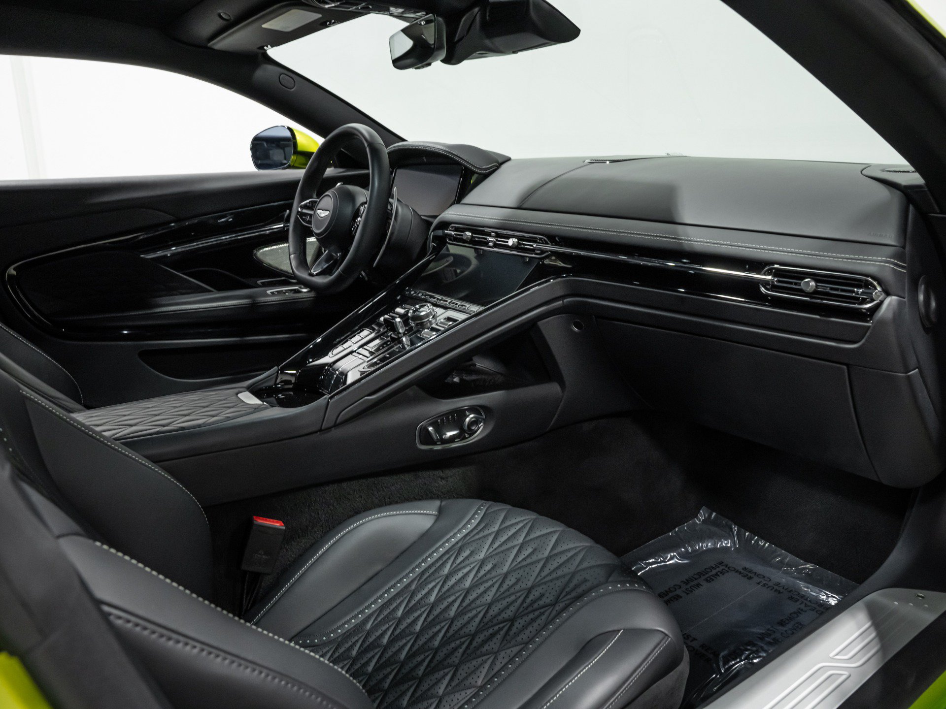Used 2024 Aston Martin DB12 Coupe RWD image 71