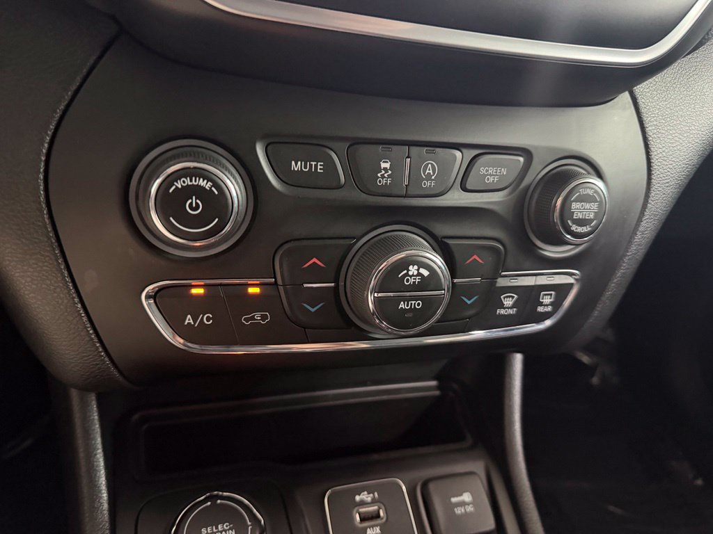 Used 2022 Jeep Cherokee Latitude Lux AWD/4WD image 22