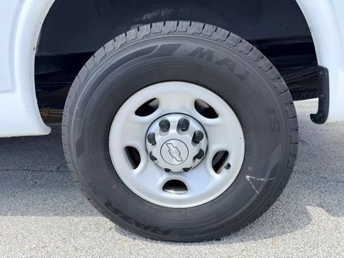 Used 2019 Chevrolet Express 2500 w/ Driver Convenience Package RWD image 13