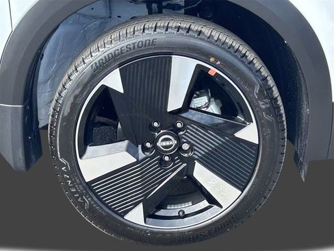 New 2026 Nissan Kicks SR FWD image 8