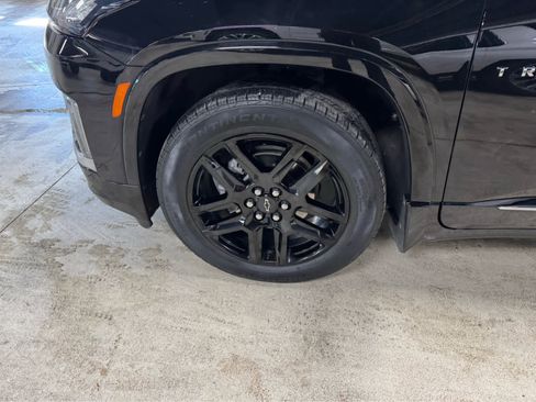 Certified 2023 Chevrolet Traverse Premier w/ LPO, Floor Liner Package image 9