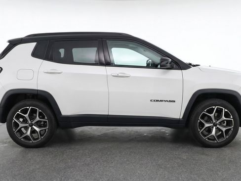 Used 2025 Jeep Compass Limited AWD/4WD image 11