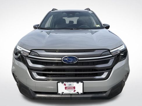 Used 2025 Subaru Forester Premium image 8