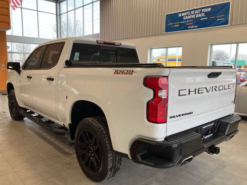 Used 2021 Chevrolet Silverado 1500 LT Trail Boss w/ Convenience Package II image 7