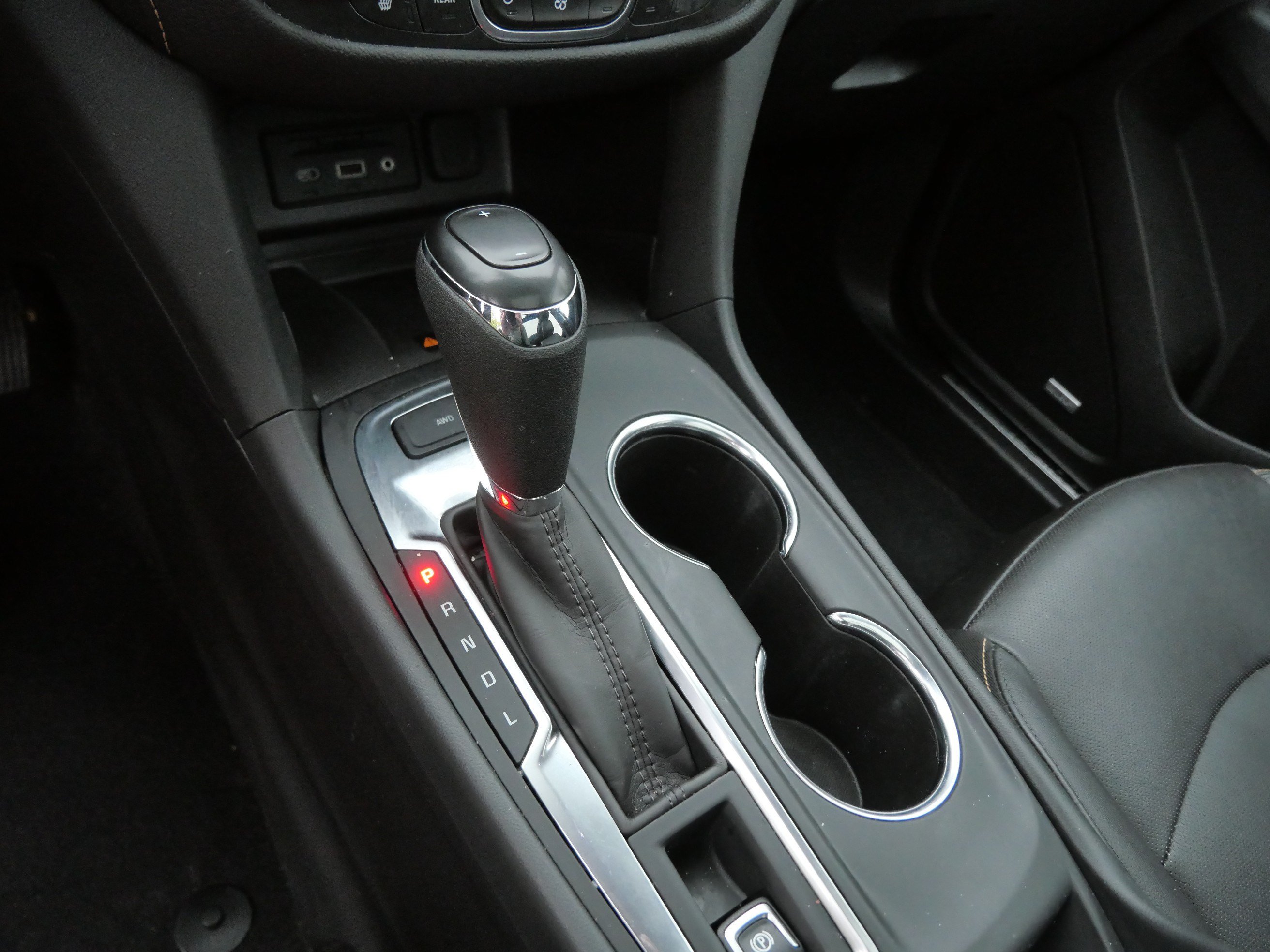 Used 2021 Chevrolet Equinox Premier AWD/4WD image 24