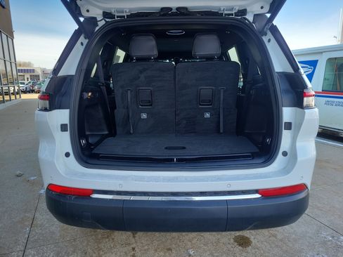 Used 2025 Jeep Grand Cherokee L Limited image 21