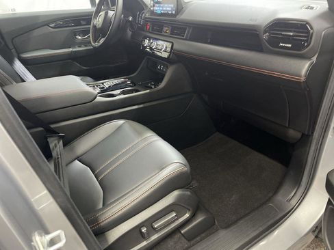 Certified 2025 Honda Pilot TrailSport image 25