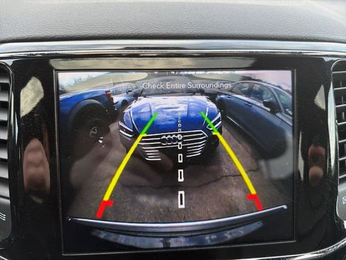 Used 2020 Jeep Grand Cherokee Limited image 24