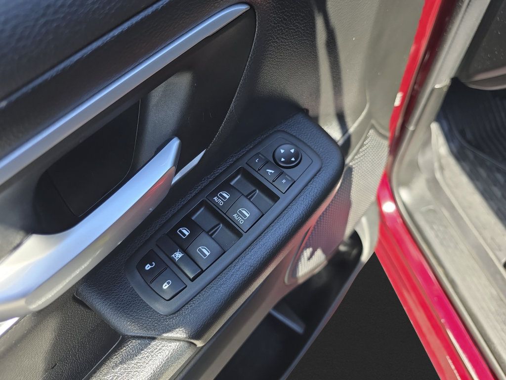 Used 2022 RAM 1500 Big Horn AWD/4WD image 18