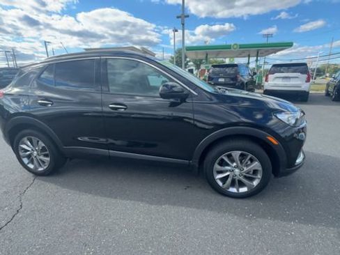 Certified 2022 Buick Encore GX Essence w/ Advanced Technology Package AWD/4WD image 9
