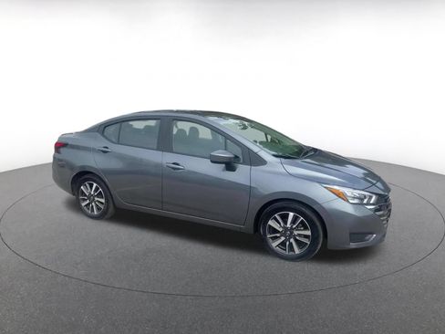 Used 2025 Nissan Versa SV FWD image 2