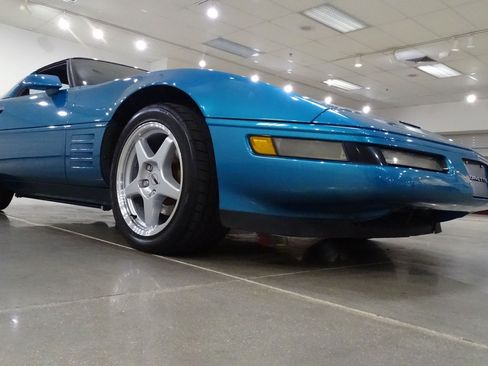 Used 1994 Chevrolet Corvette Coupe RWD image 22