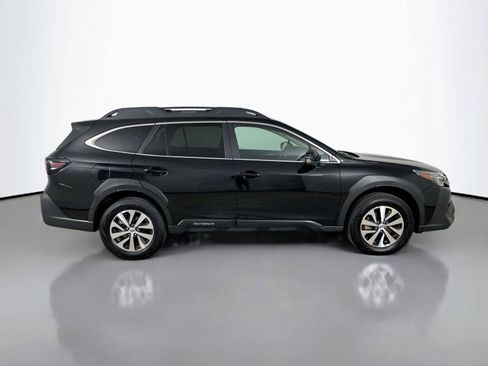 Used 2025 Subaru Outback Premium AWD/4WD image 18