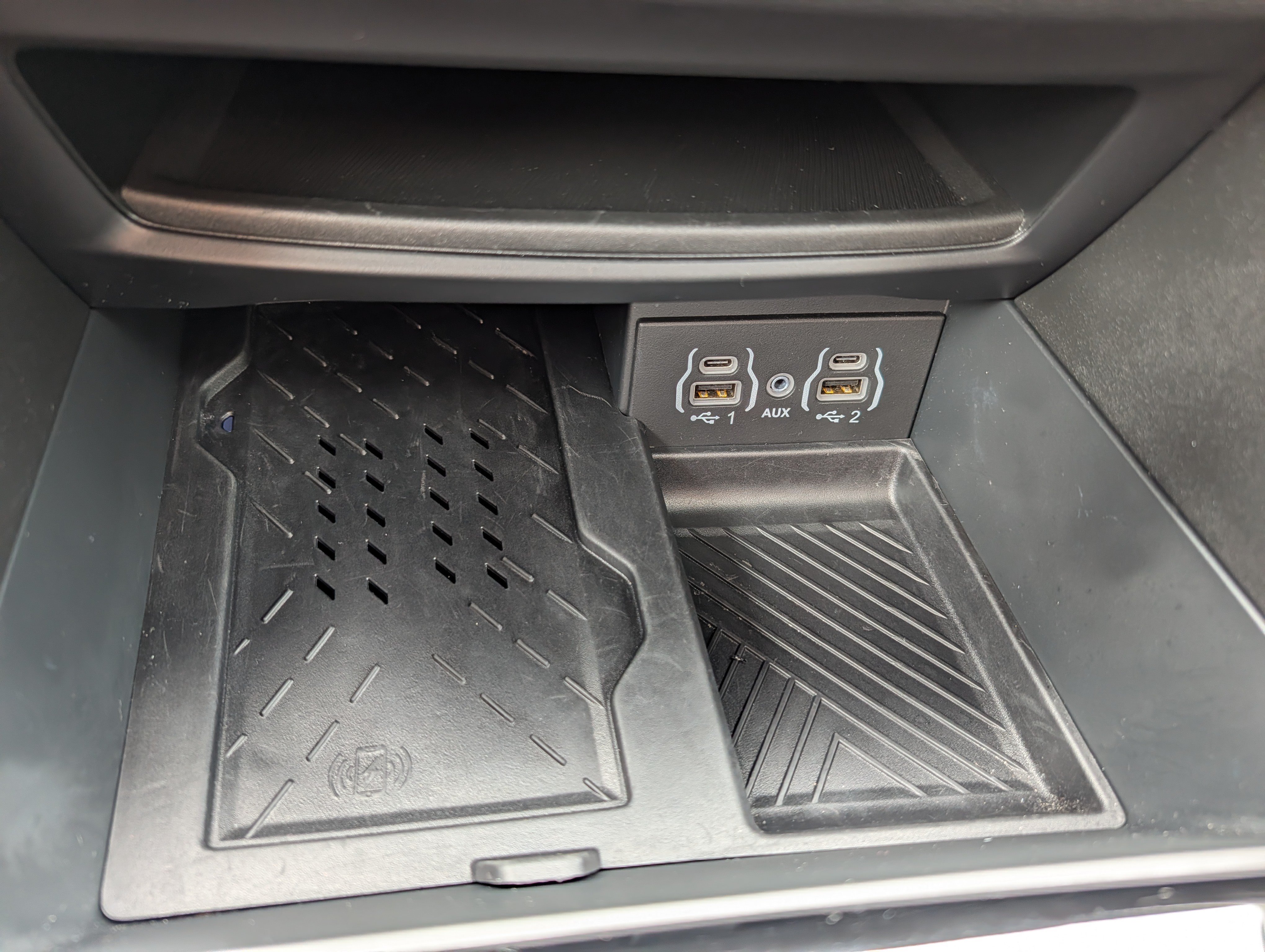 Used 2025 Chrysler Pacifica Limited FWD image 33