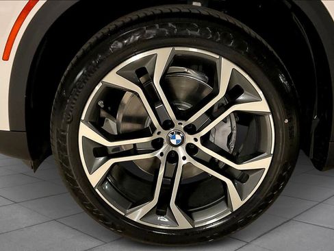 New 2026 BMW X5 sDrive40i w/ Premium Package image 11