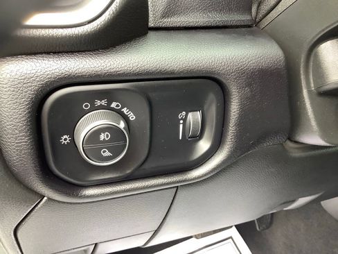 Used 2024 RAM 3500 Big Horn AWD/4WD image 15
