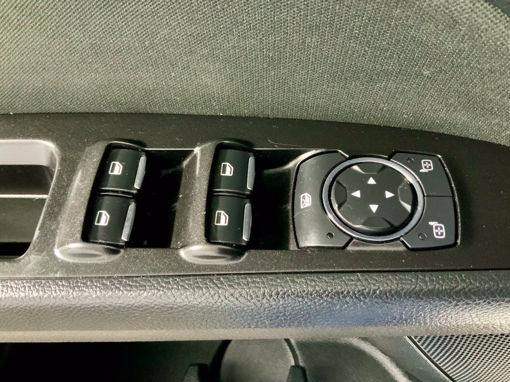 Used 2017 Ford Fusion SE FWD image 19